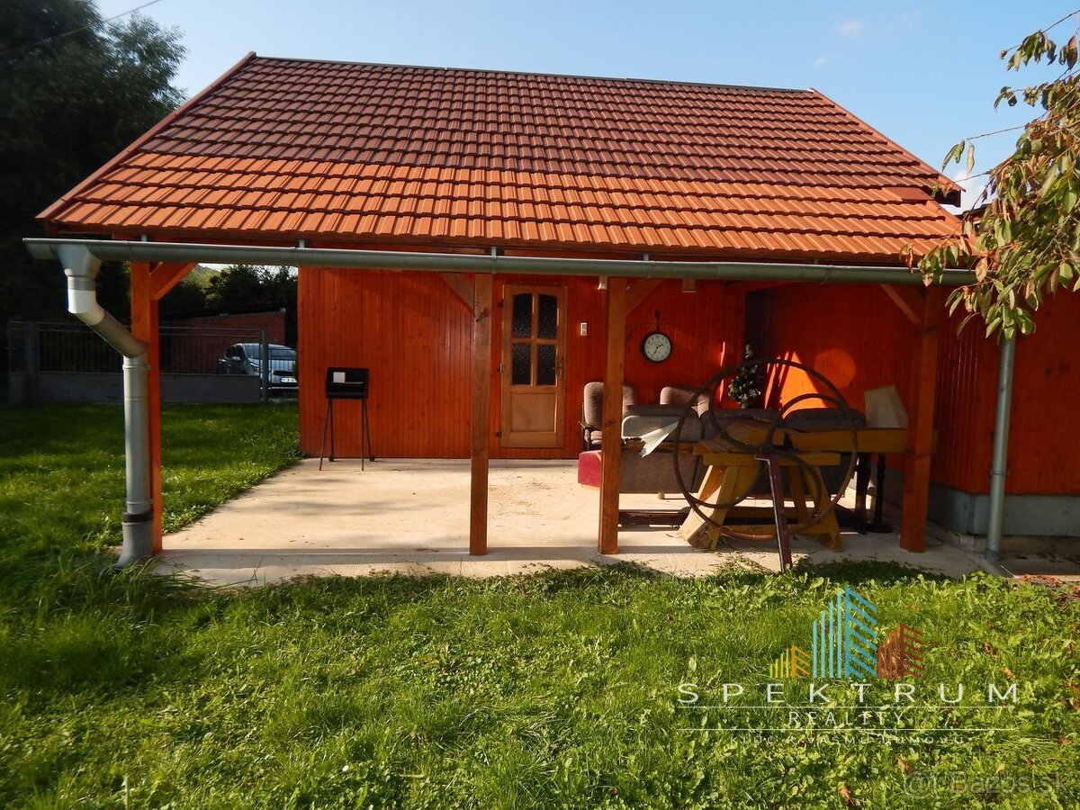 SPEKTRUM REALITY- Na Predaj chata s garážou - 301 m2, Tuži