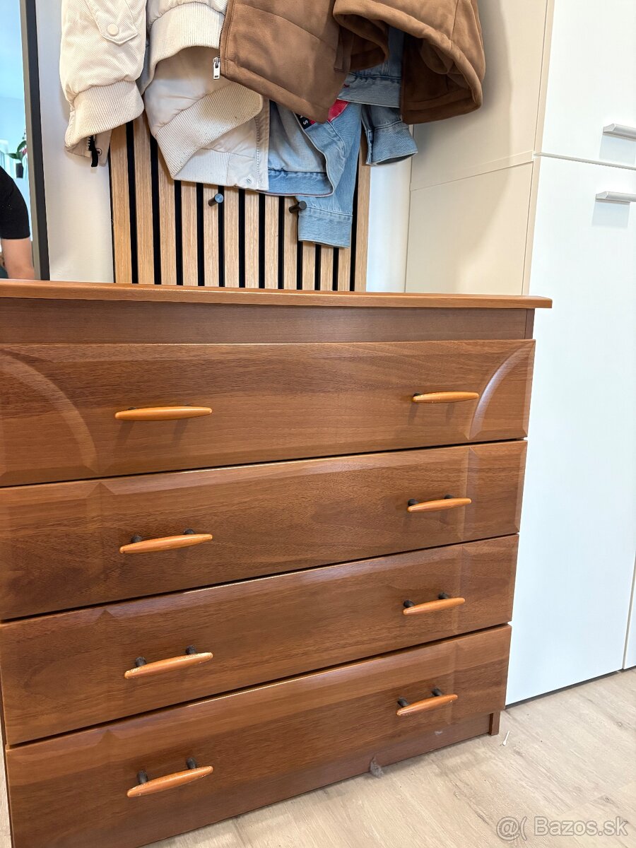 Komoda vo veľmi dobrom stave  15€