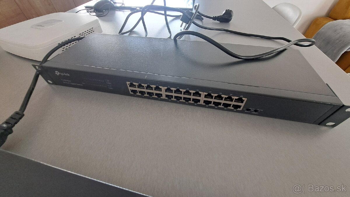 Predám switch TP link
