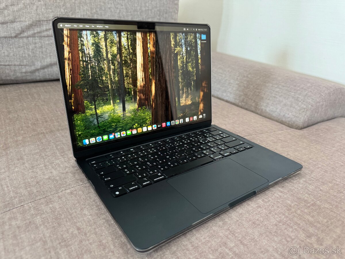 Predám Macbook Air M3 2024 8GB/256GB Midnight