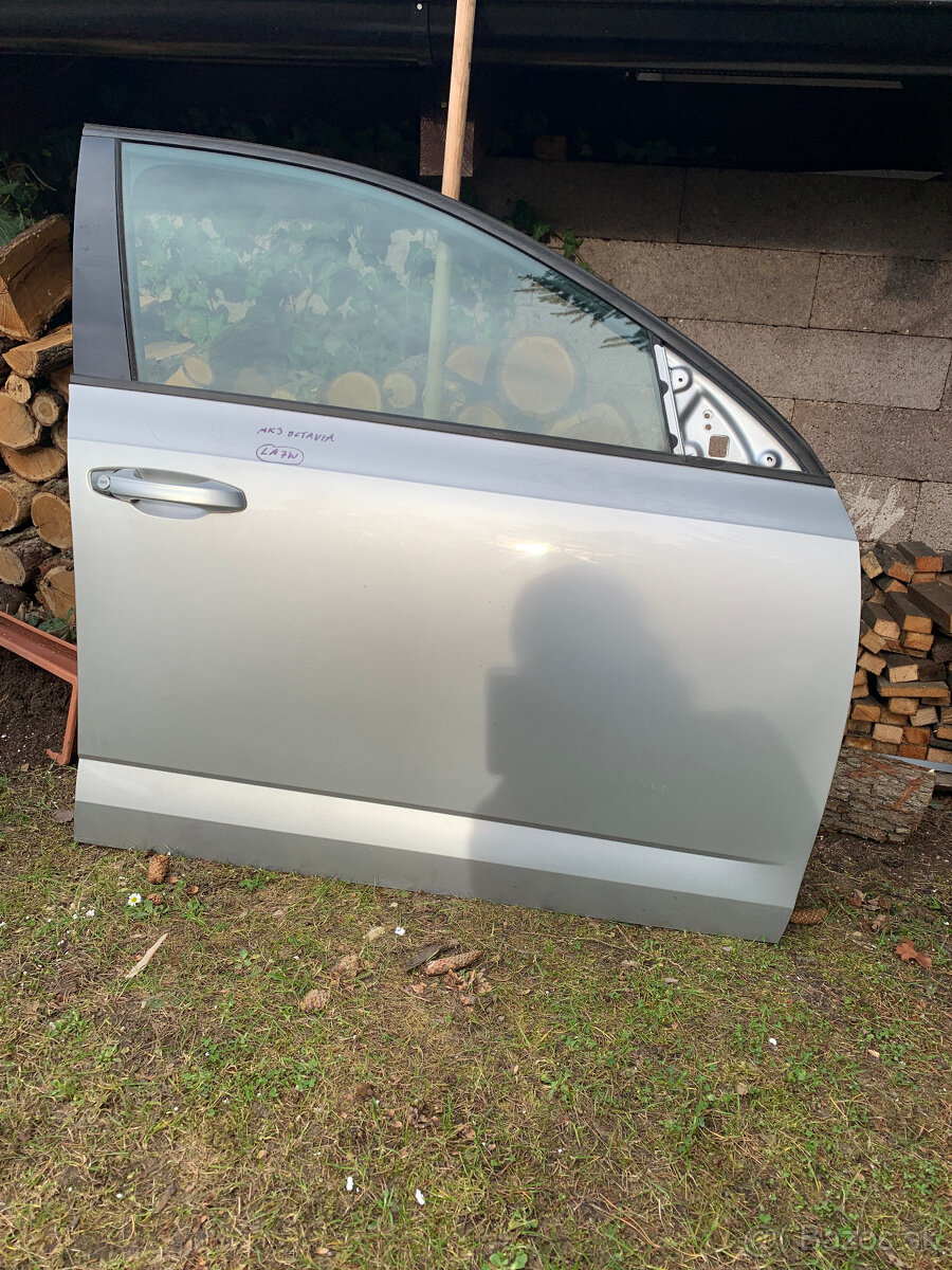 pravy prave predni dvere skoda octavia iii 3 stribrne stribr