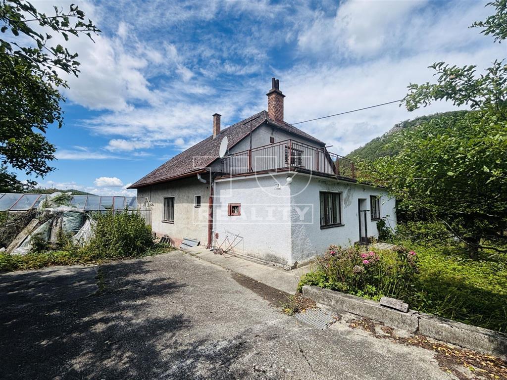 VEĽKÝ RODINNÝ DOM NA POZEMKU 1977 M2, KOŠECKÉ PODHRADIE