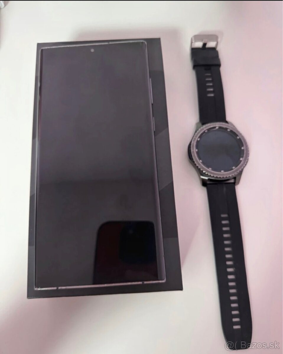 Samsung Galaxy S22 ultra hodinky Samsung Gear S3 frontier