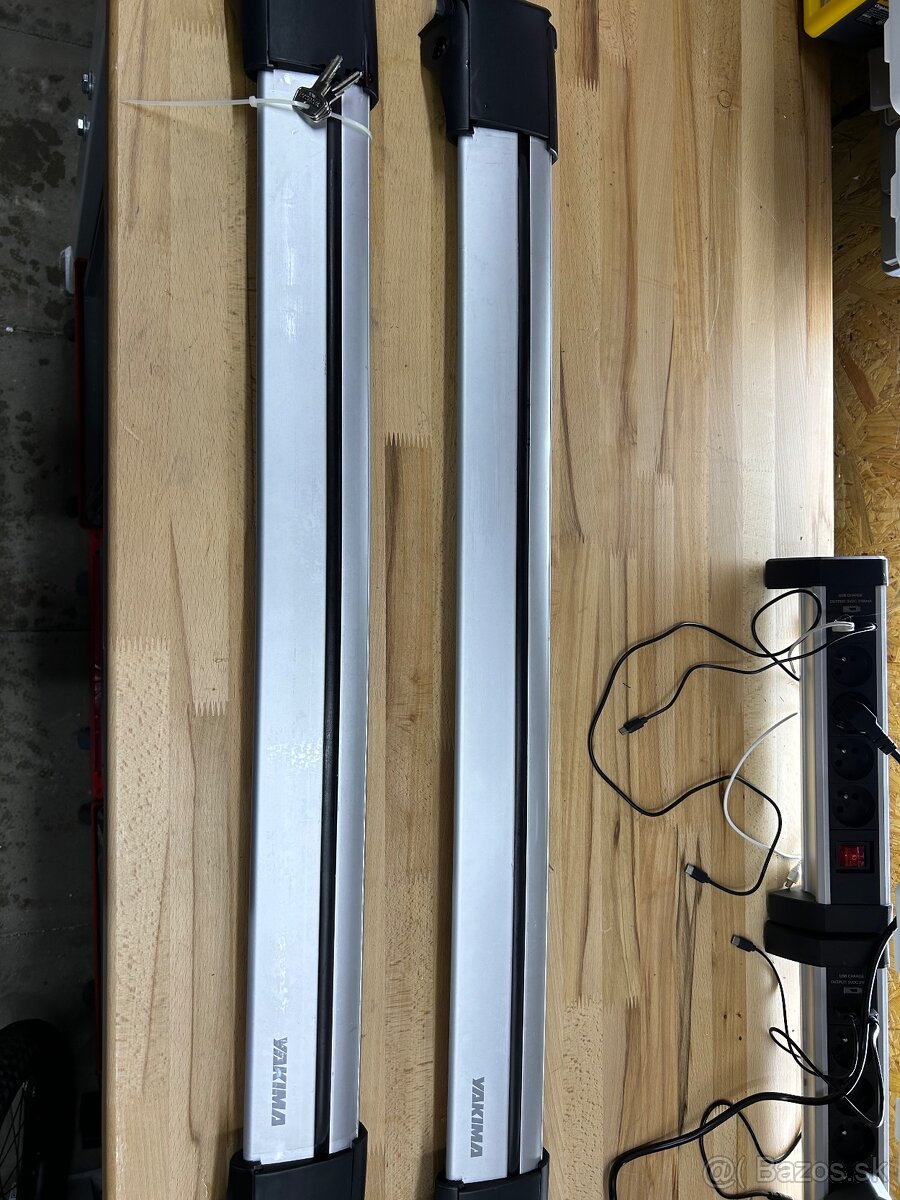 Strešný nosič yakima whispbar