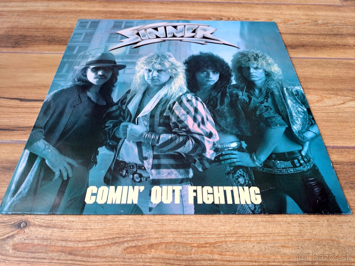 Lp SINNER - Comin Out Fighting / EX