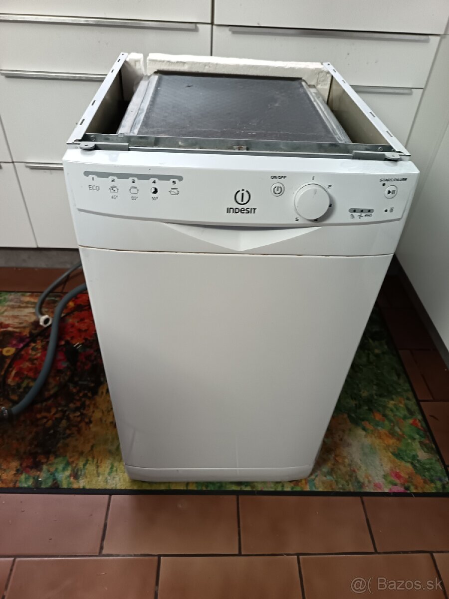 Úzka 45 cm umývačka riadu beko