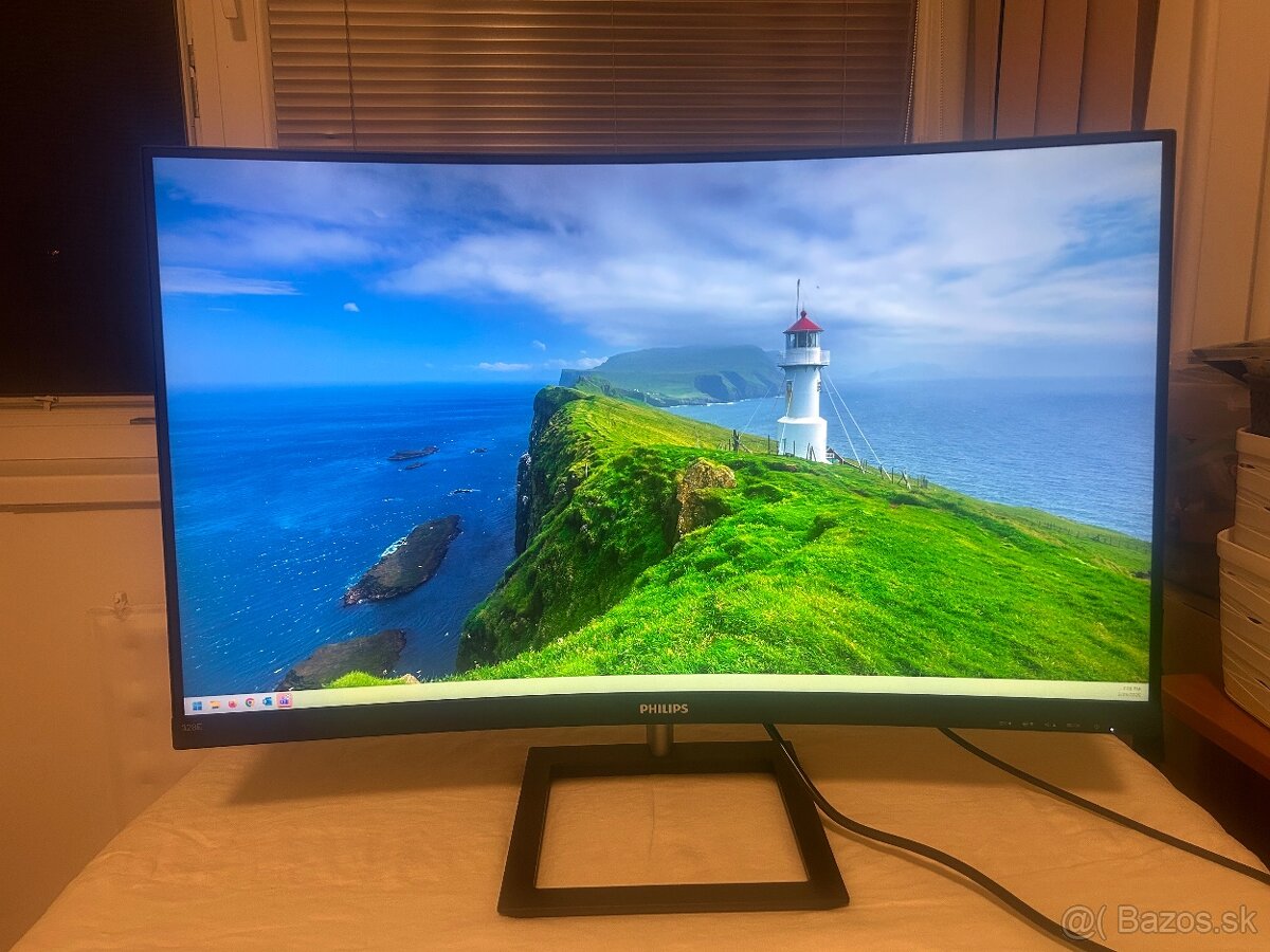 Predám 4K monitor Philips 328E