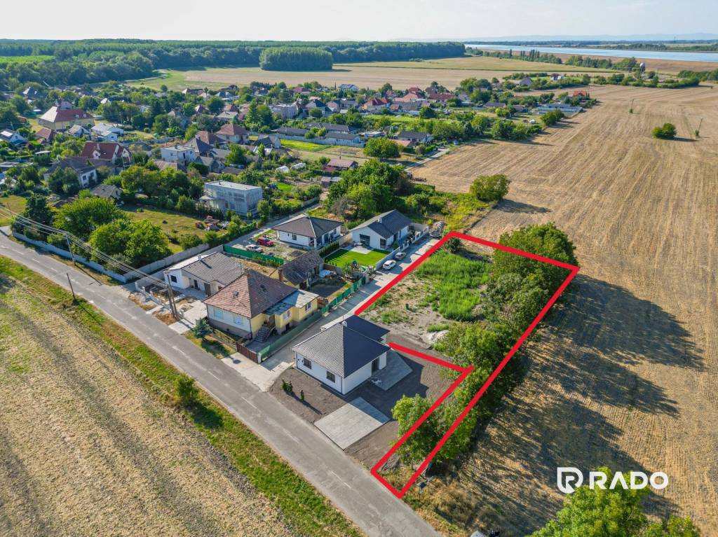 RADO | IBA U NÁS INVESTIČNÝ POZEMOK na stavbu domov 1058 m