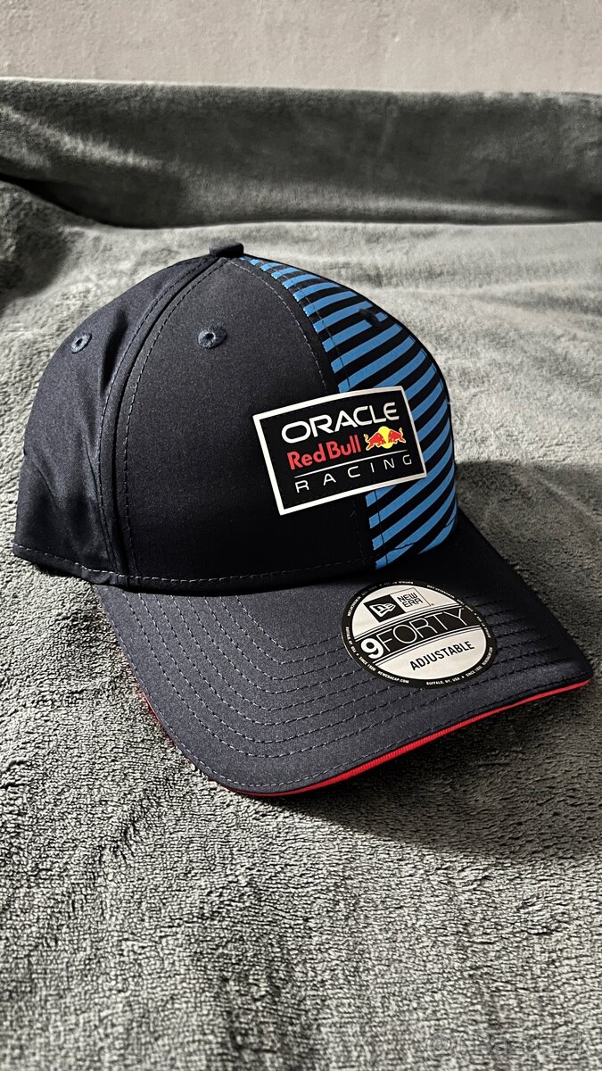 Predám F1 merch/šiltovku RedBull Racing