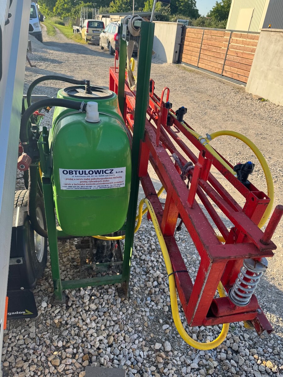 Postrekovač malotraktor