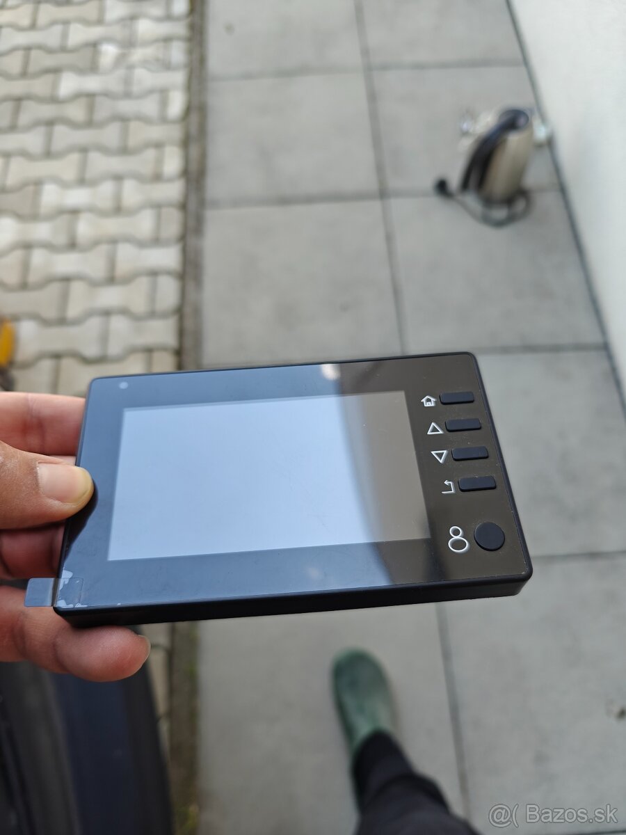 Video zvonček s digitálnym kukátkom