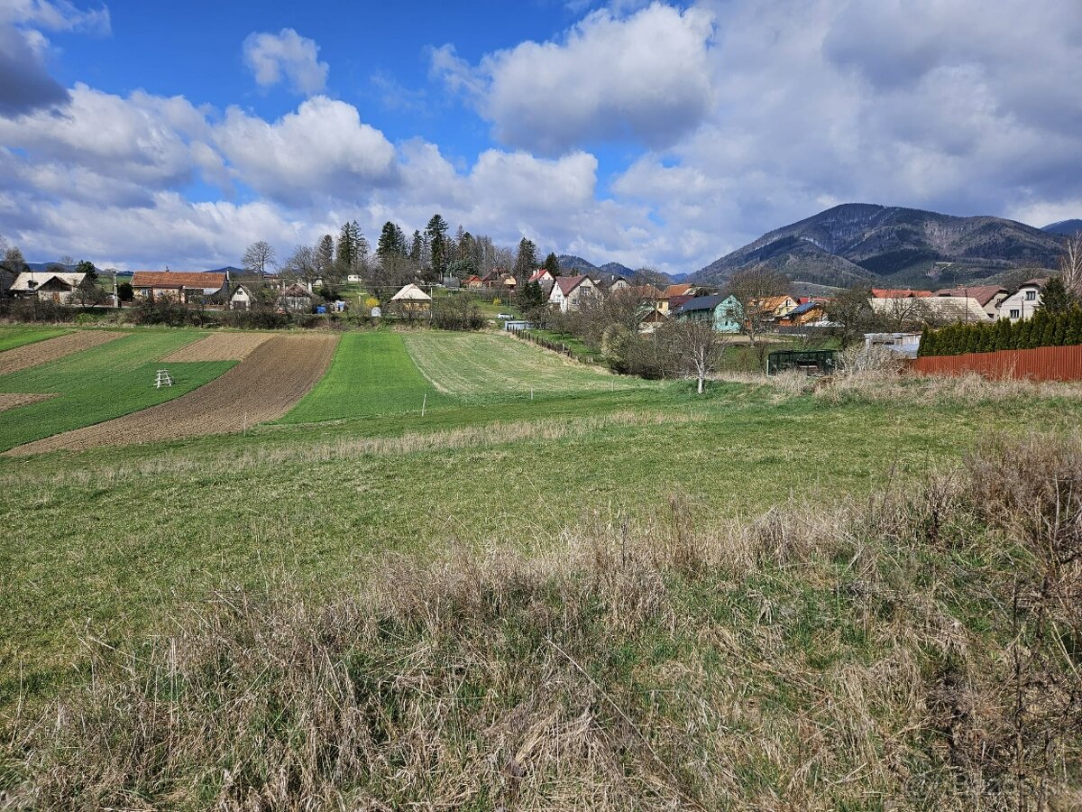 Pozemok vhodný pre rodinné domy na predaj, Trnovo