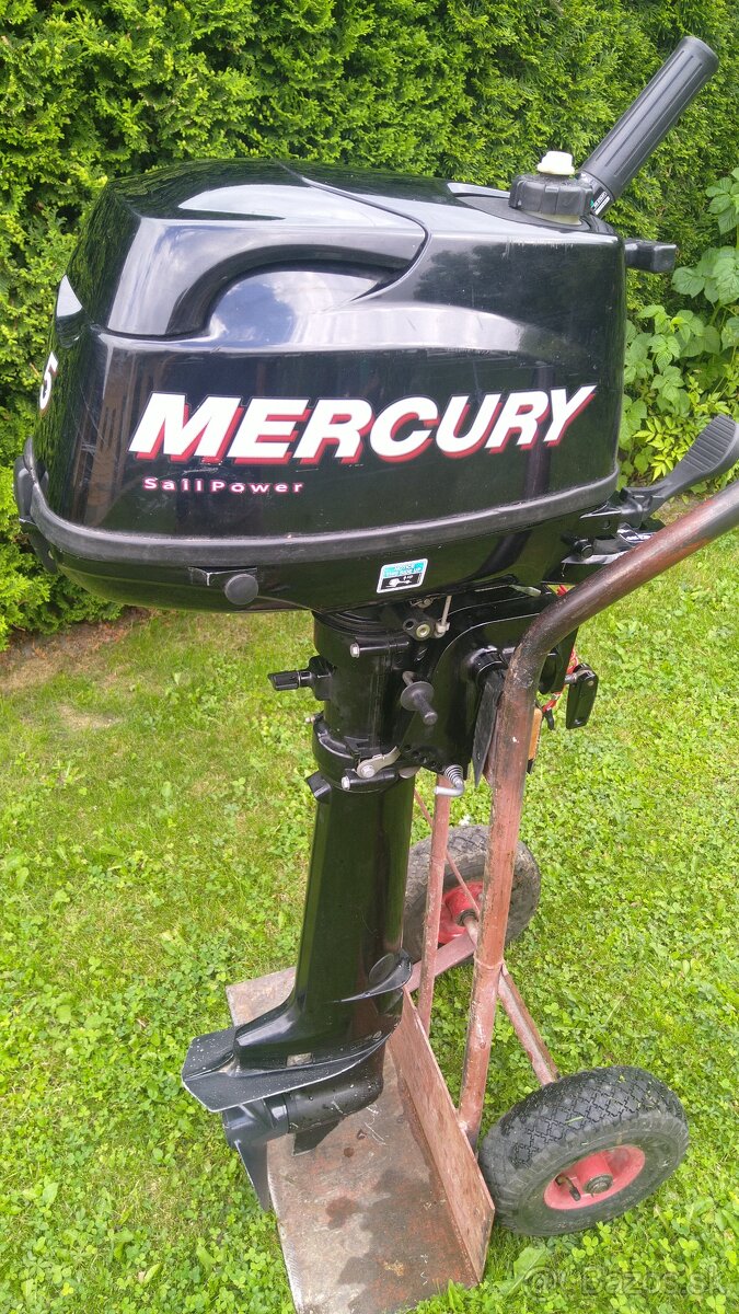 Mercury lodný motor