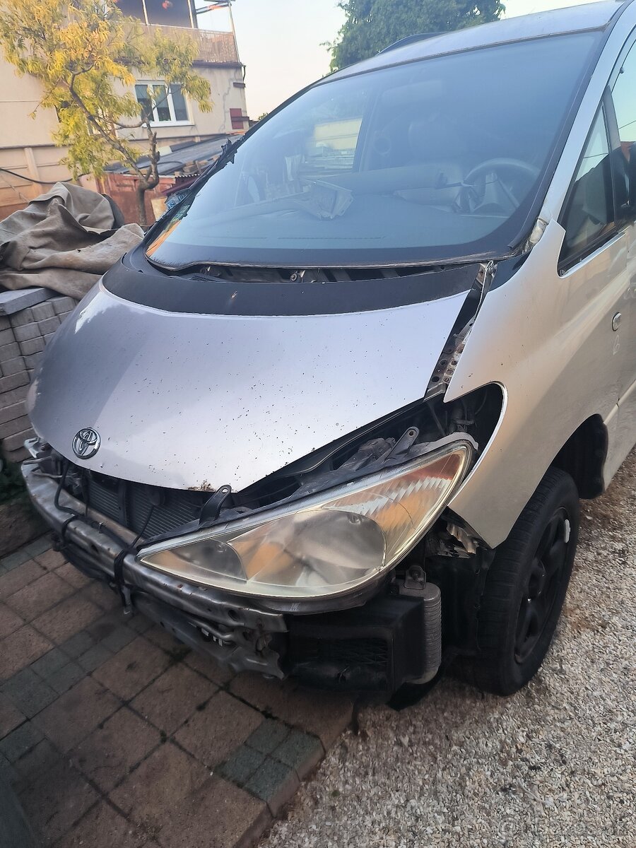 Toyota previa