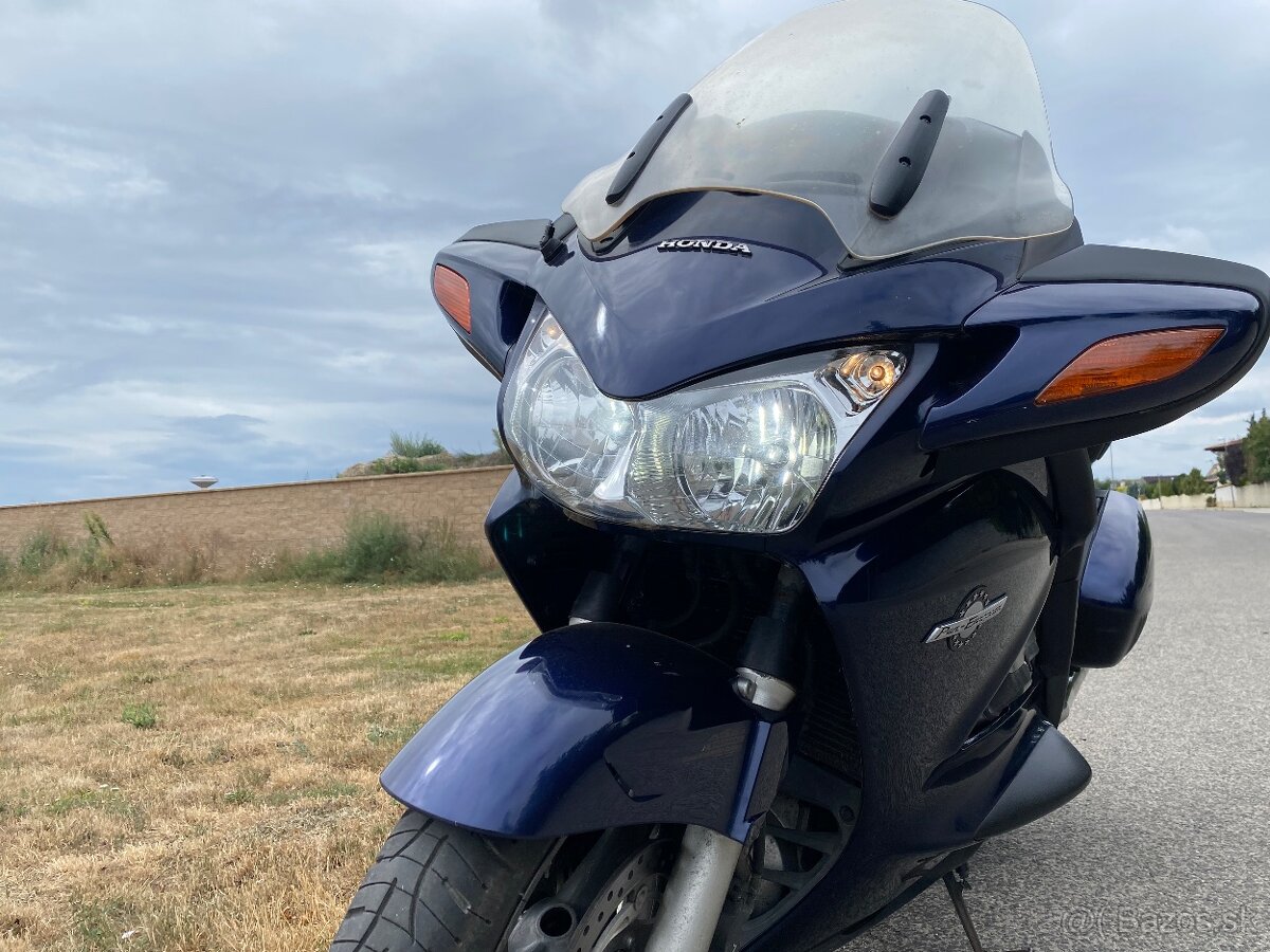 Predam Honda Pan European ST 1300