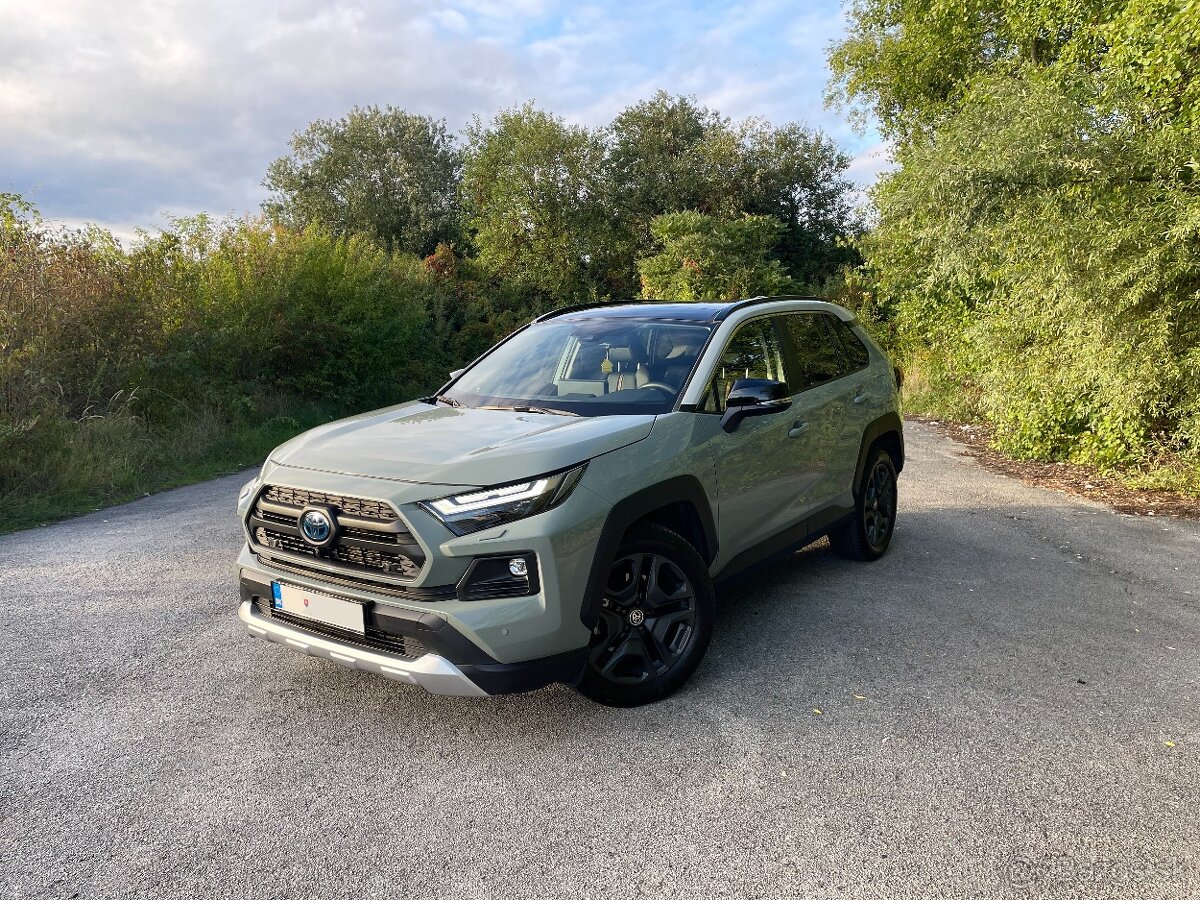 TOYOTA RAV4 2.5 HYBRID 4X4 ADVENTURE (odpočet DPH)