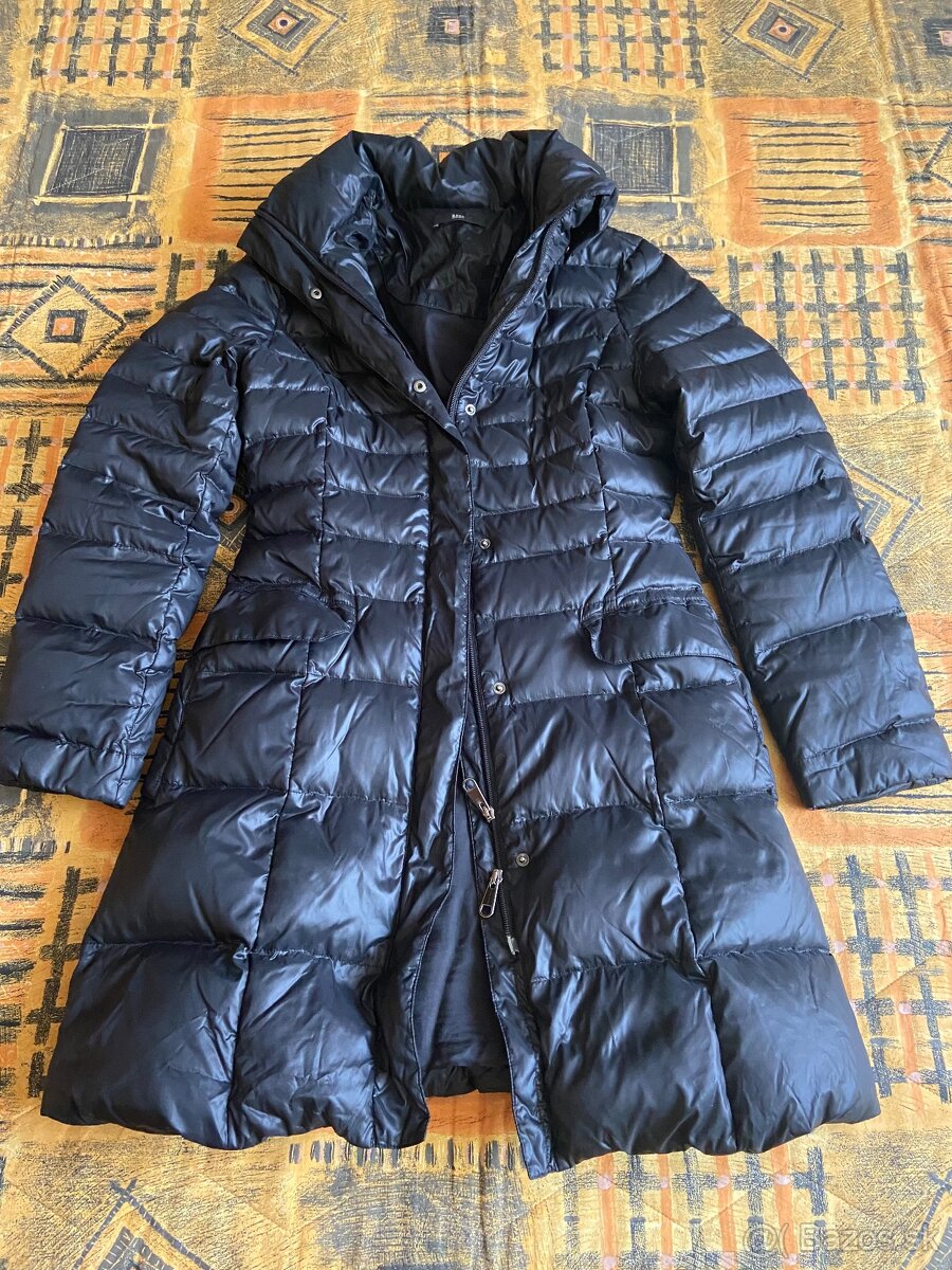 Dámska dlhá páperová bunda Hugo Boss.