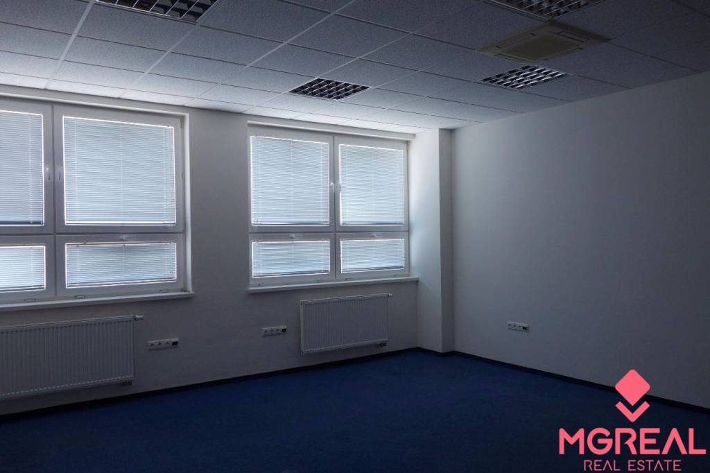 Malé kancelárie, 14m2, výborná poloha, Ružinov, Hraničná