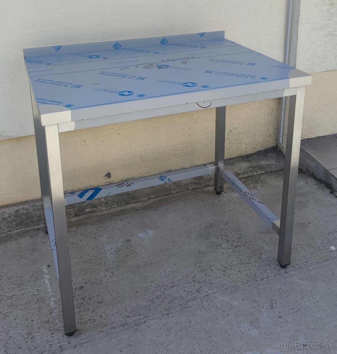 Nerezový nábytok, kuchynské stoly, pracovné gastro stoly