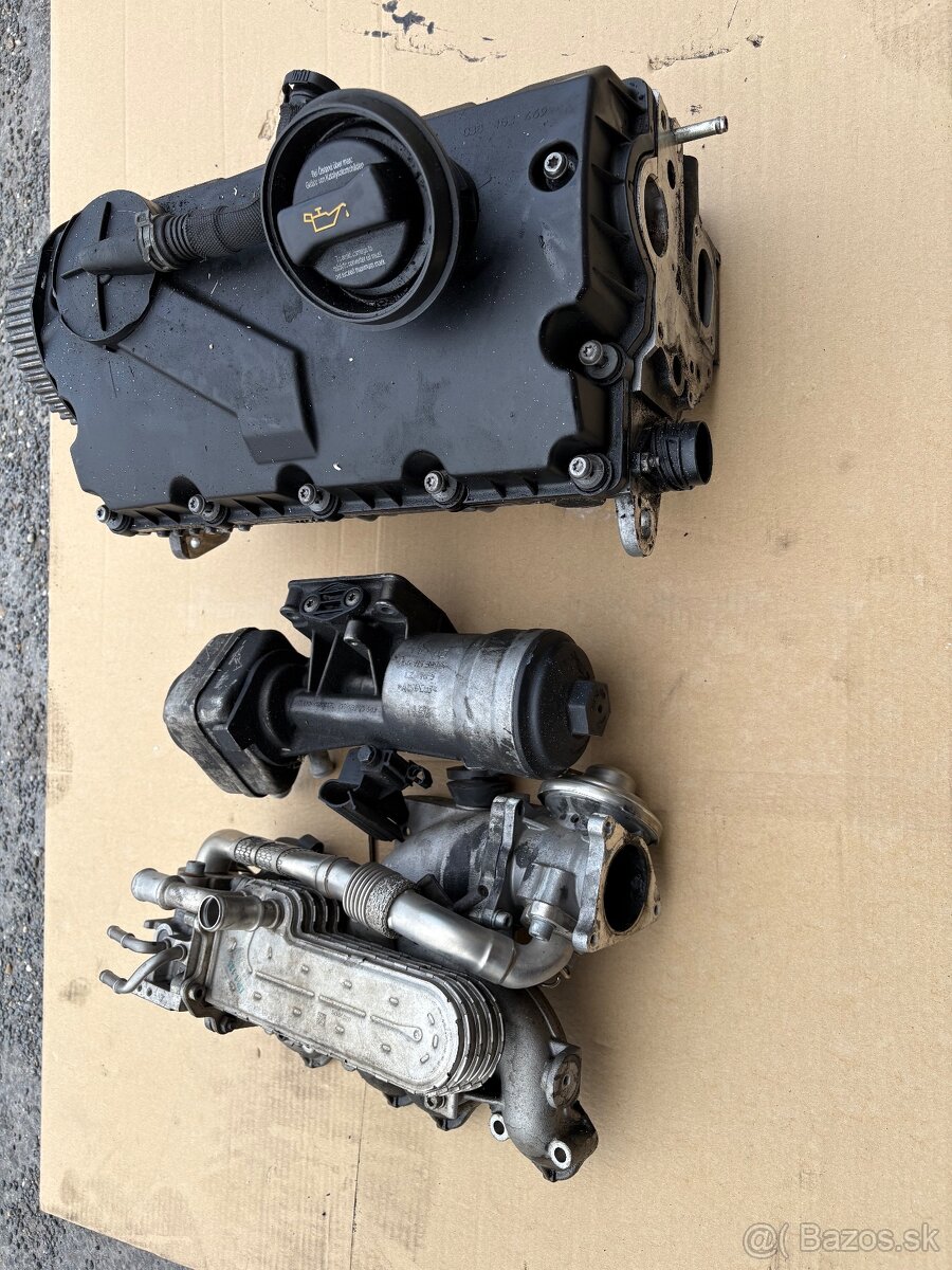 Hlava motora 038 103 373 R