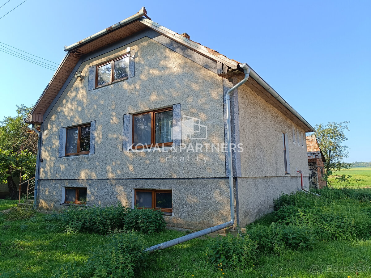 Rodinný dom na 73 á pozemku - Levice - Málaš