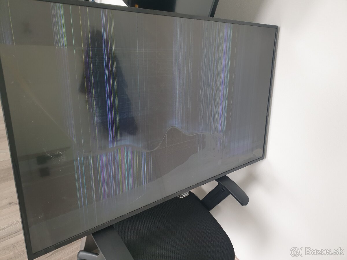 TV Philips 49PUS6101 prasknuta obraz.