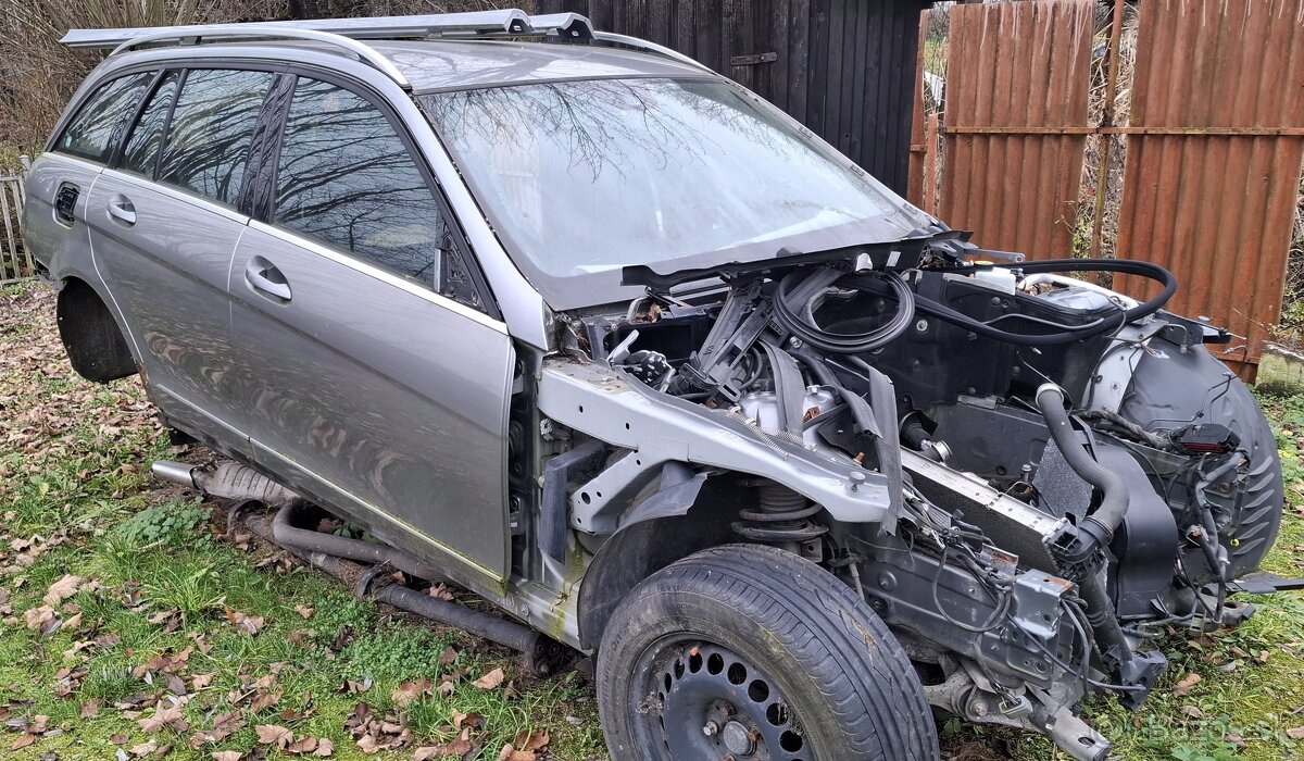 Predám karosériu Mercedes w204 kombi