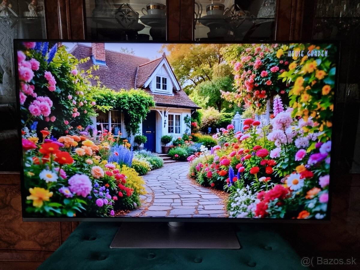 Predám SMART 3D LED TV Panasonic TX-48CX400E 4K UHD s Wi-Fi