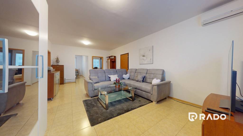 RentHub I Pekný a priestranný zariadený 3-izb. byt I Krásnoh