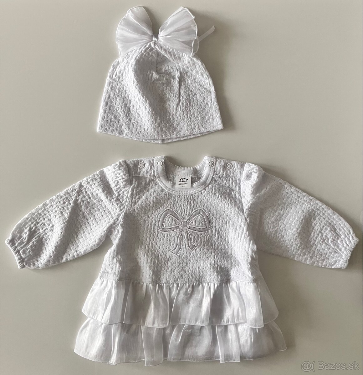 Biele saty s ciapkou