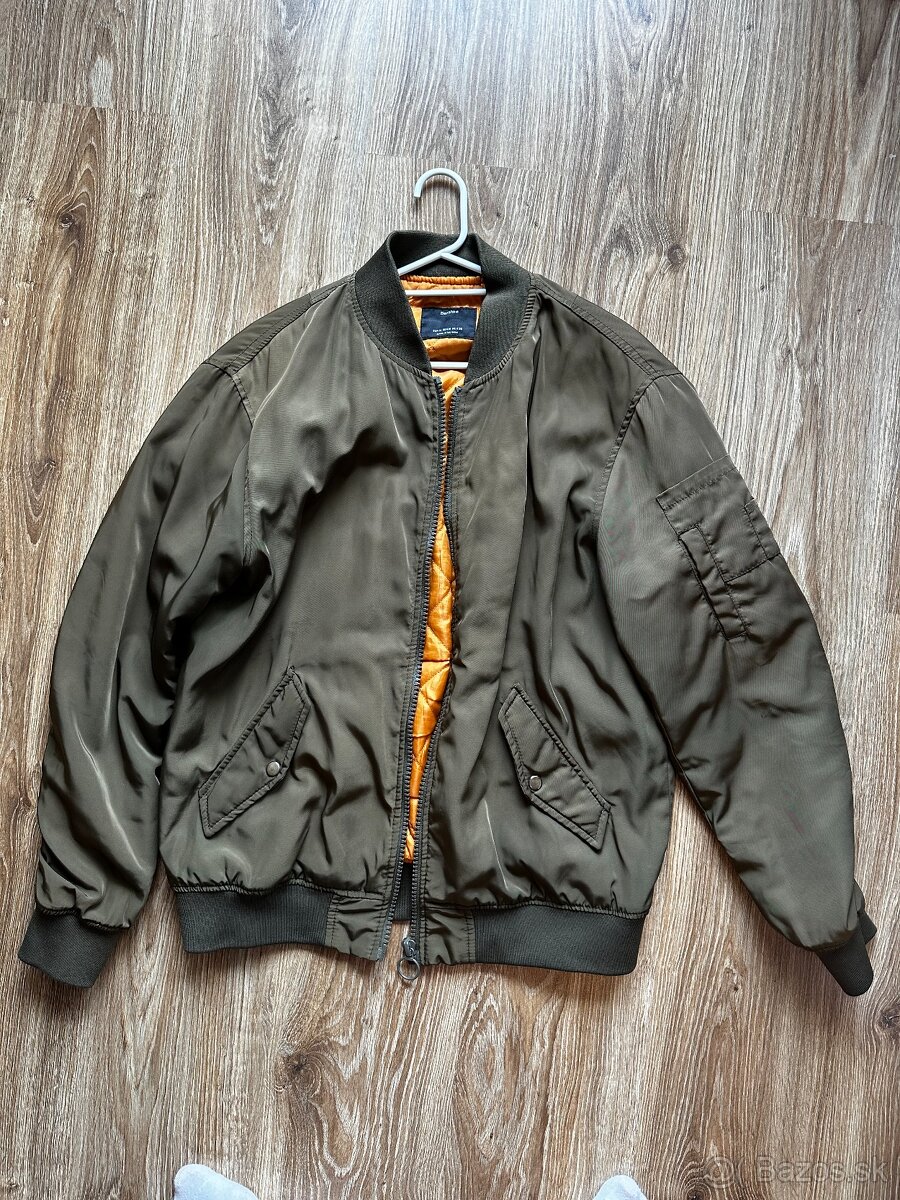 Bomber Bershka // Veľkosť: M