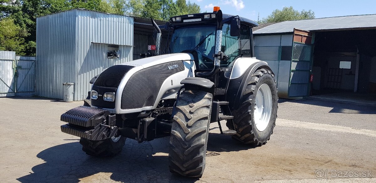 Predam traktor Valtra T190