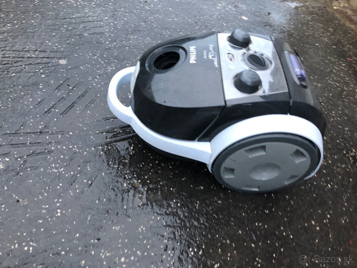 2000 W vreckový vysávač predám za 30 eur - kolisanie otáčok