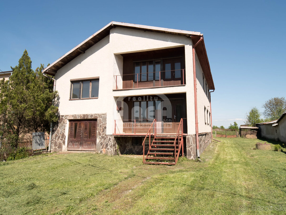 Dvojpodlažný rodinný dom v obci Bracovce