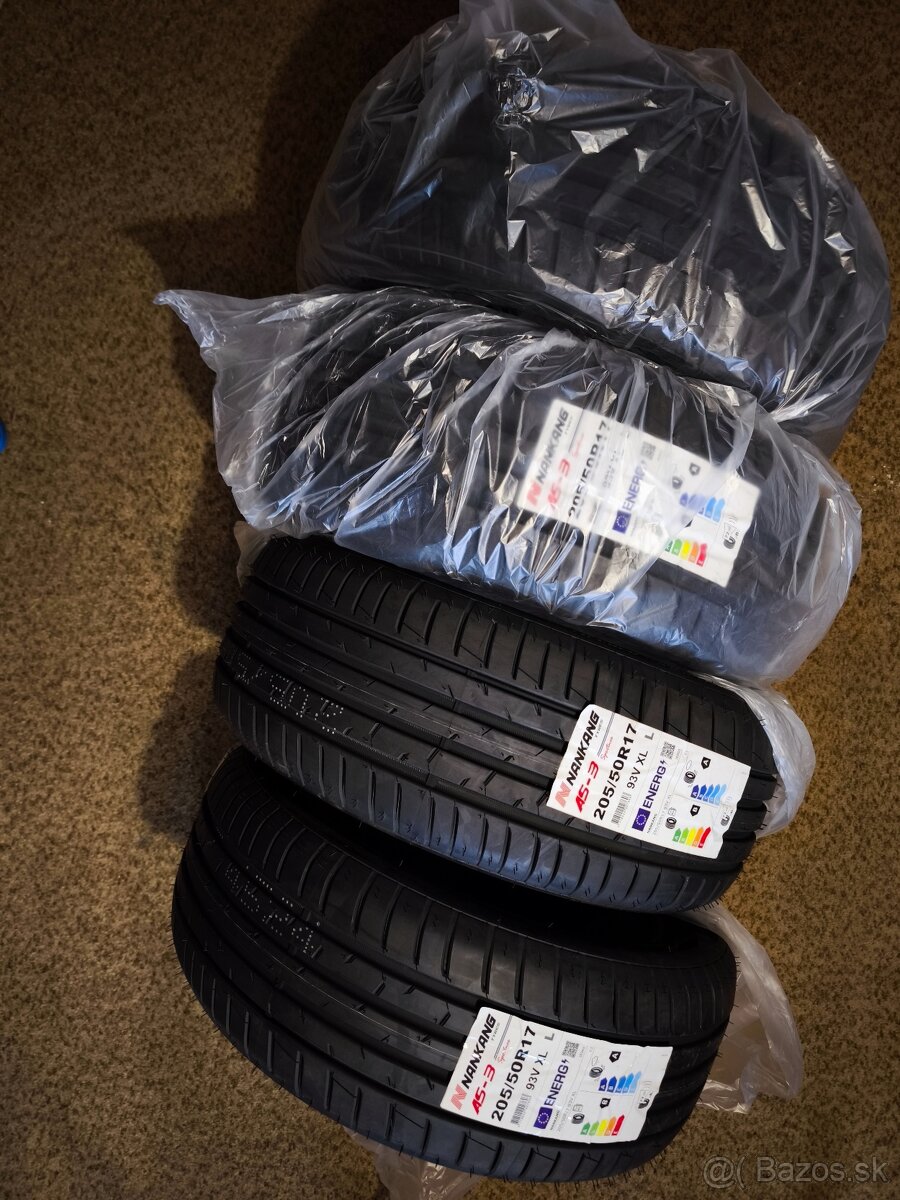 Predám letnú sadu 4 ks pneumatík Nankang Sportnex AS-3 XL 20
