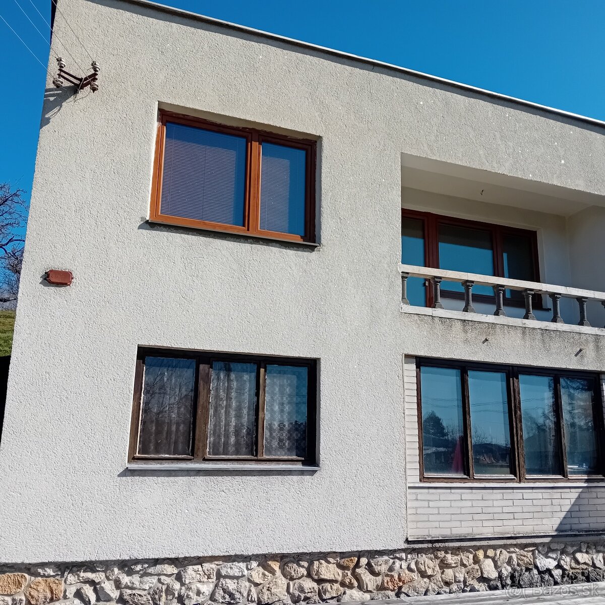 Predaj dom Levice,garáž,terasa,pivnica,plus CHATA na pozemku