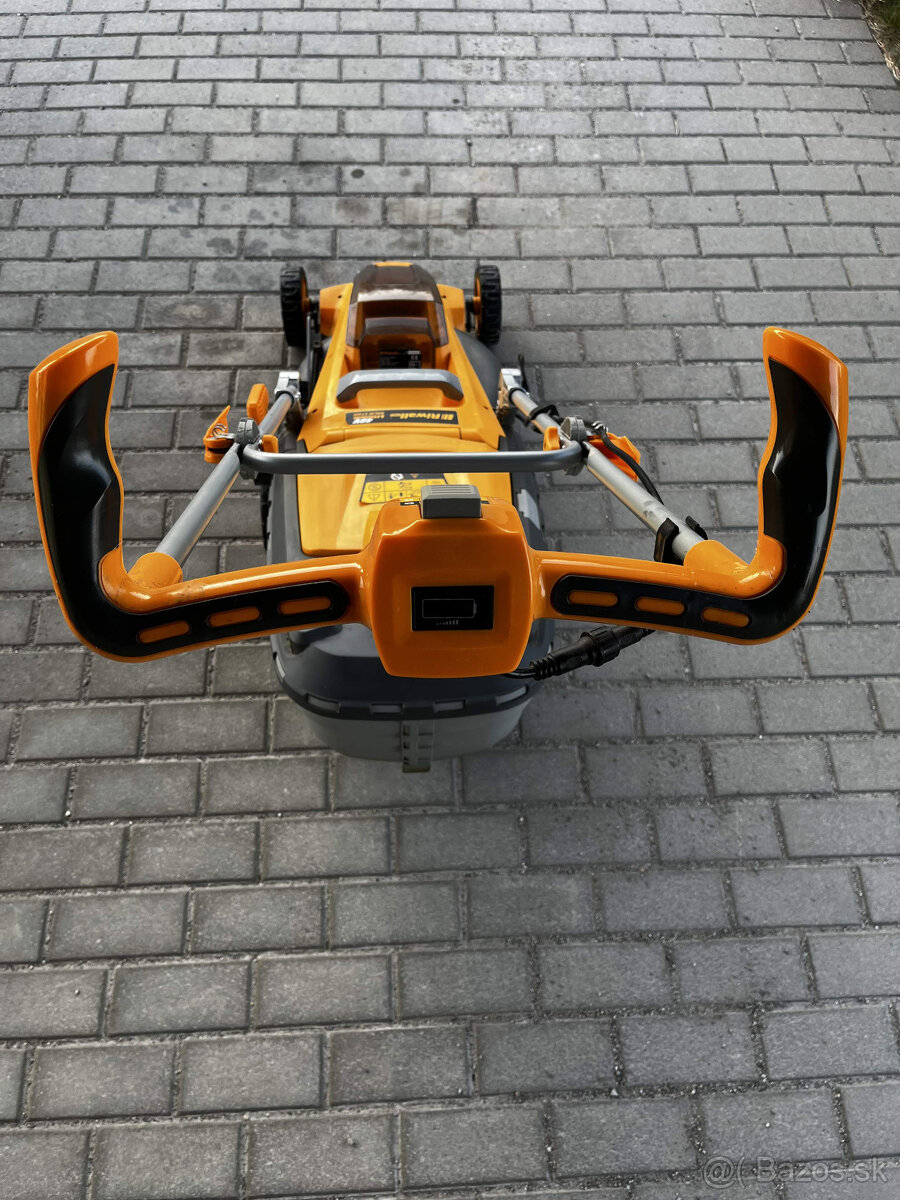 Akumulátorová kosačka Riwall PRO Ralm 3740i s batériou