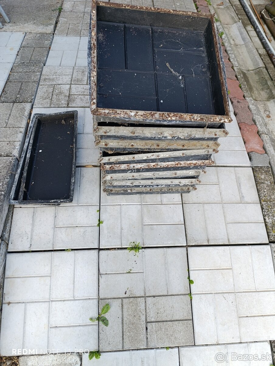 Formy na dlažobné kocky