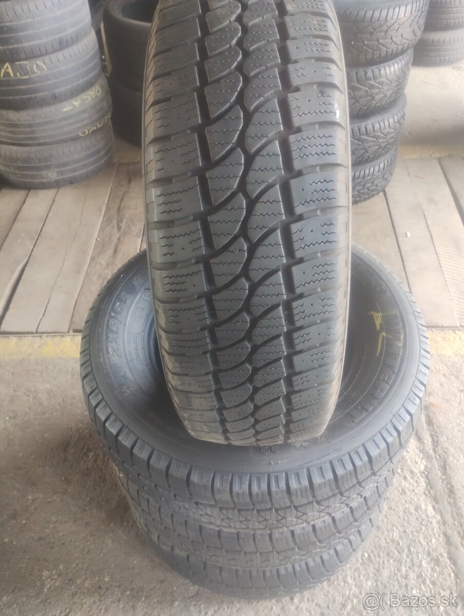 Pneu 225/65R16C