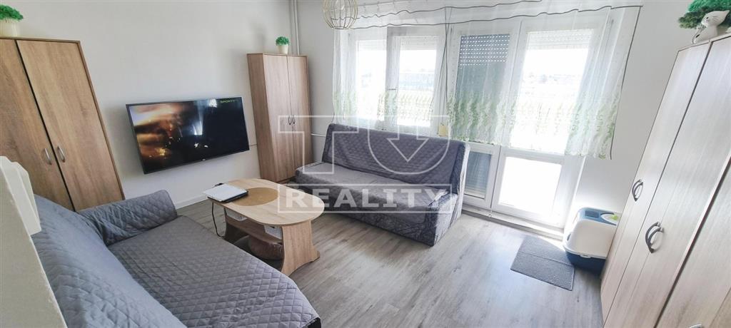 1.izb.byt na predaj s loggiou, výmera:38 m2,zateplený...