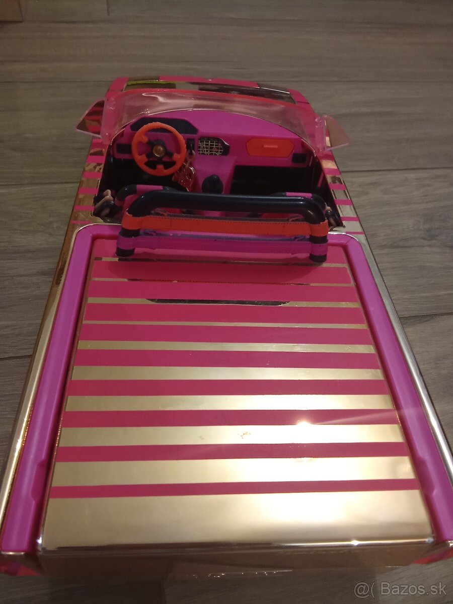 LOL bábika s autíčkom