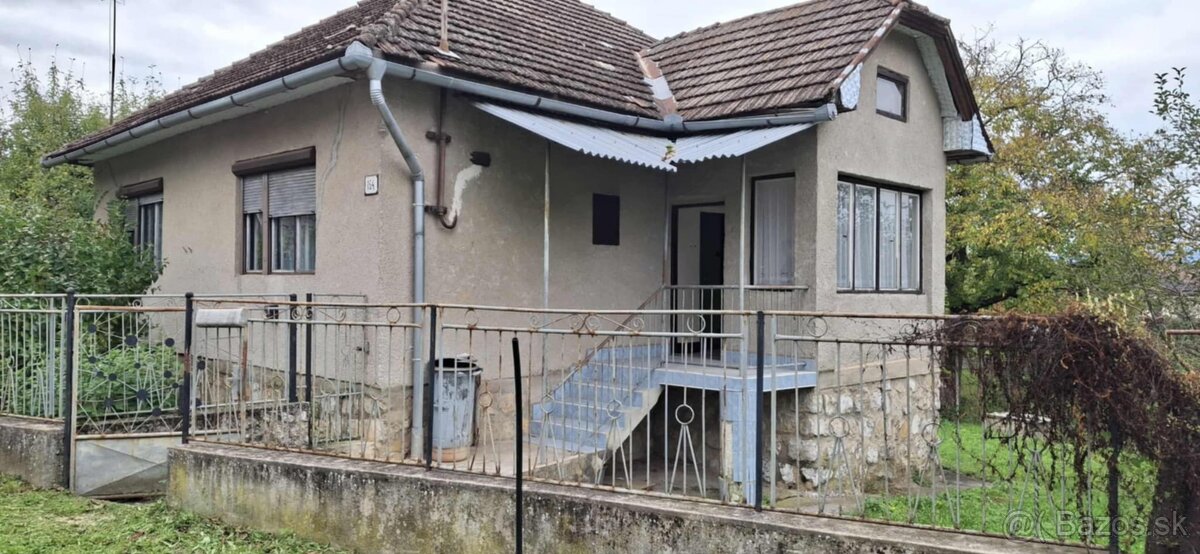 Na predaj 3 izbový dom v Janiku s veľkou záhradou