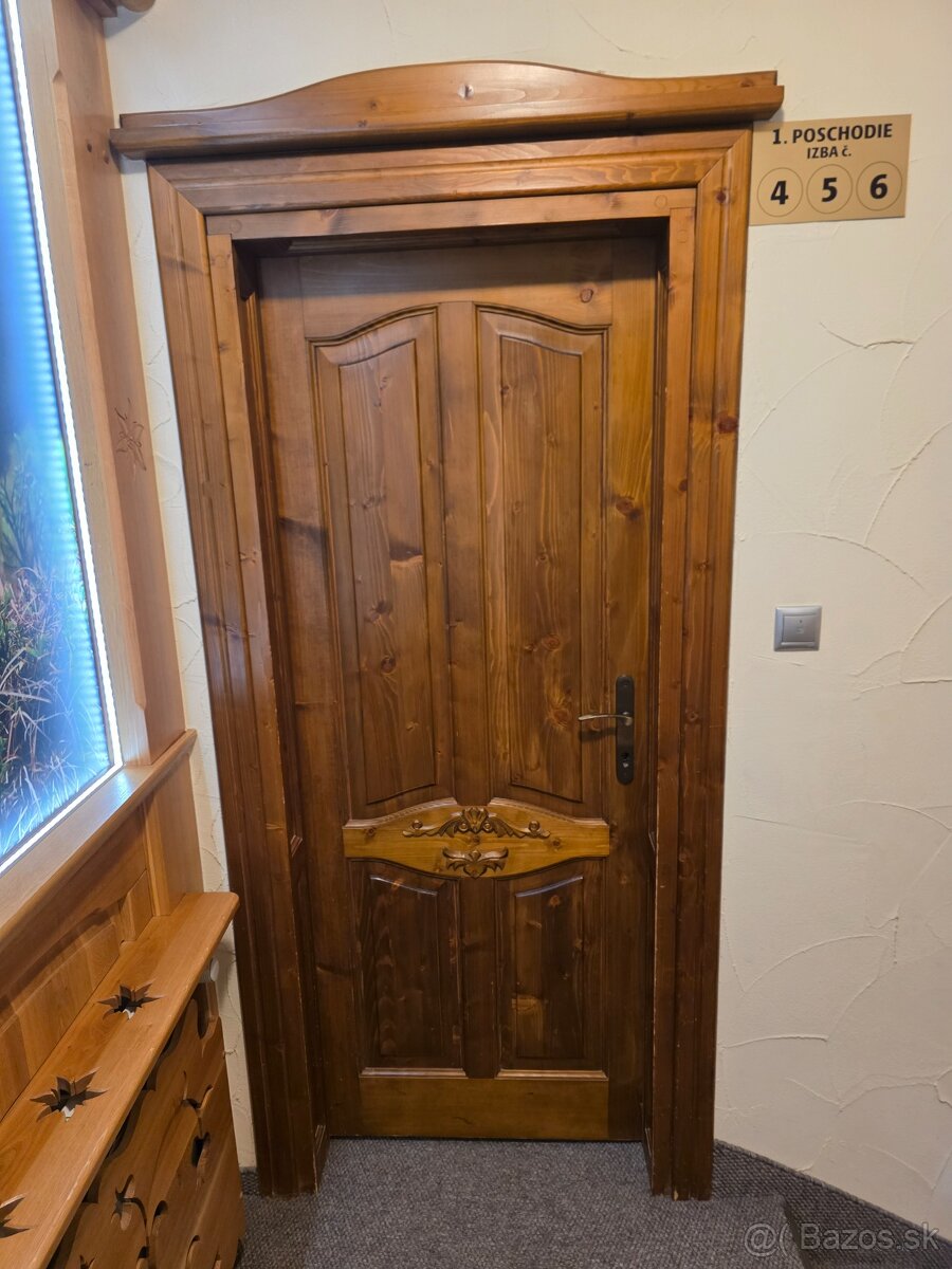 Predám dvere z masivu