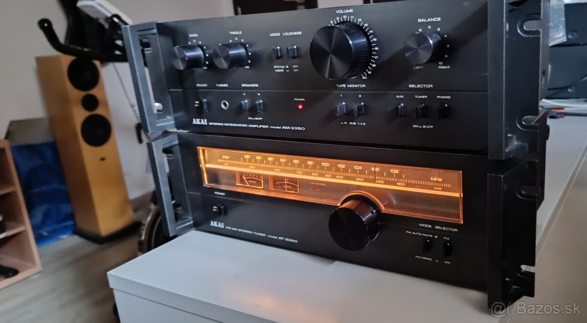 AKAI 2250