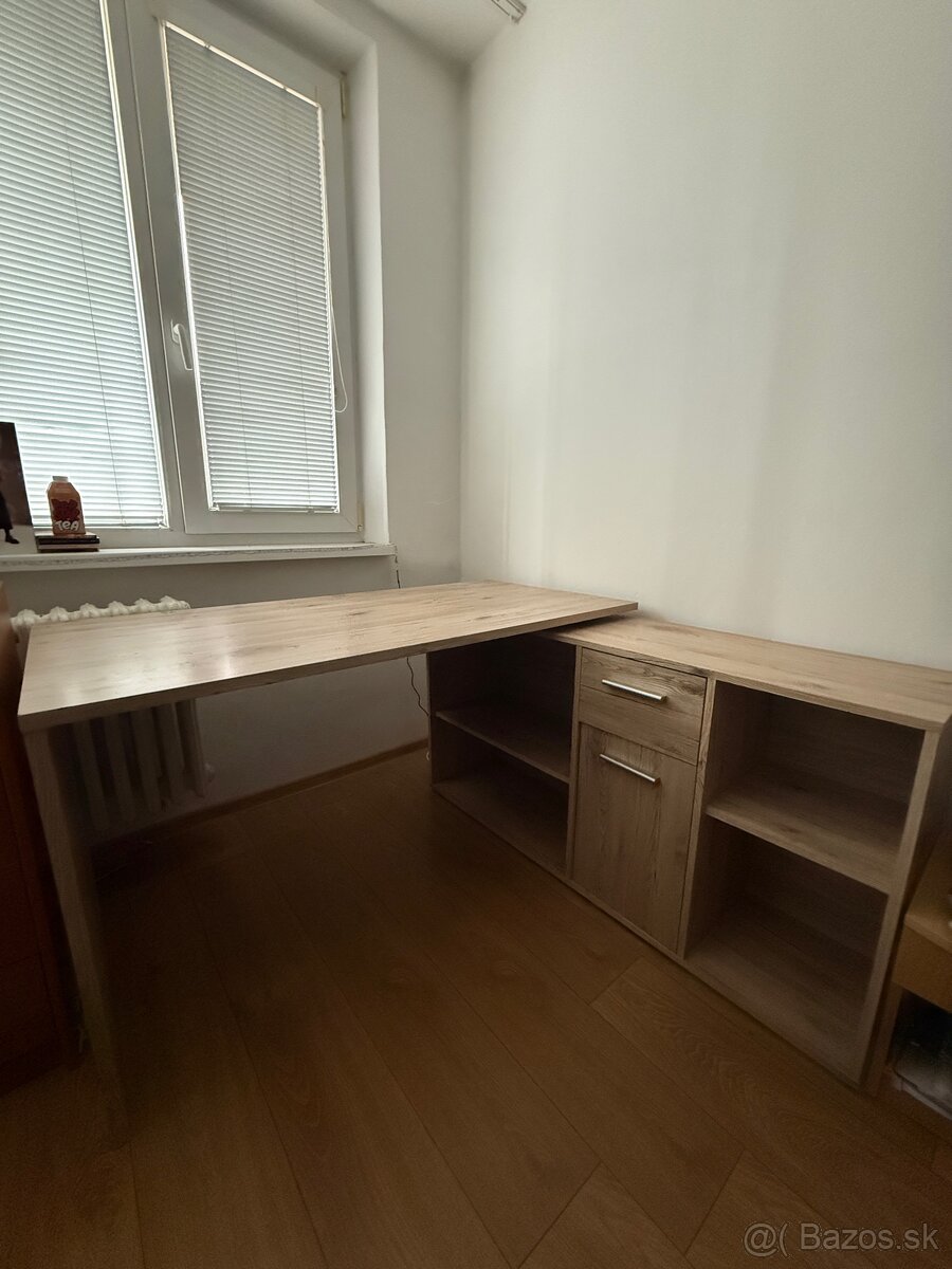 Rohový stôl