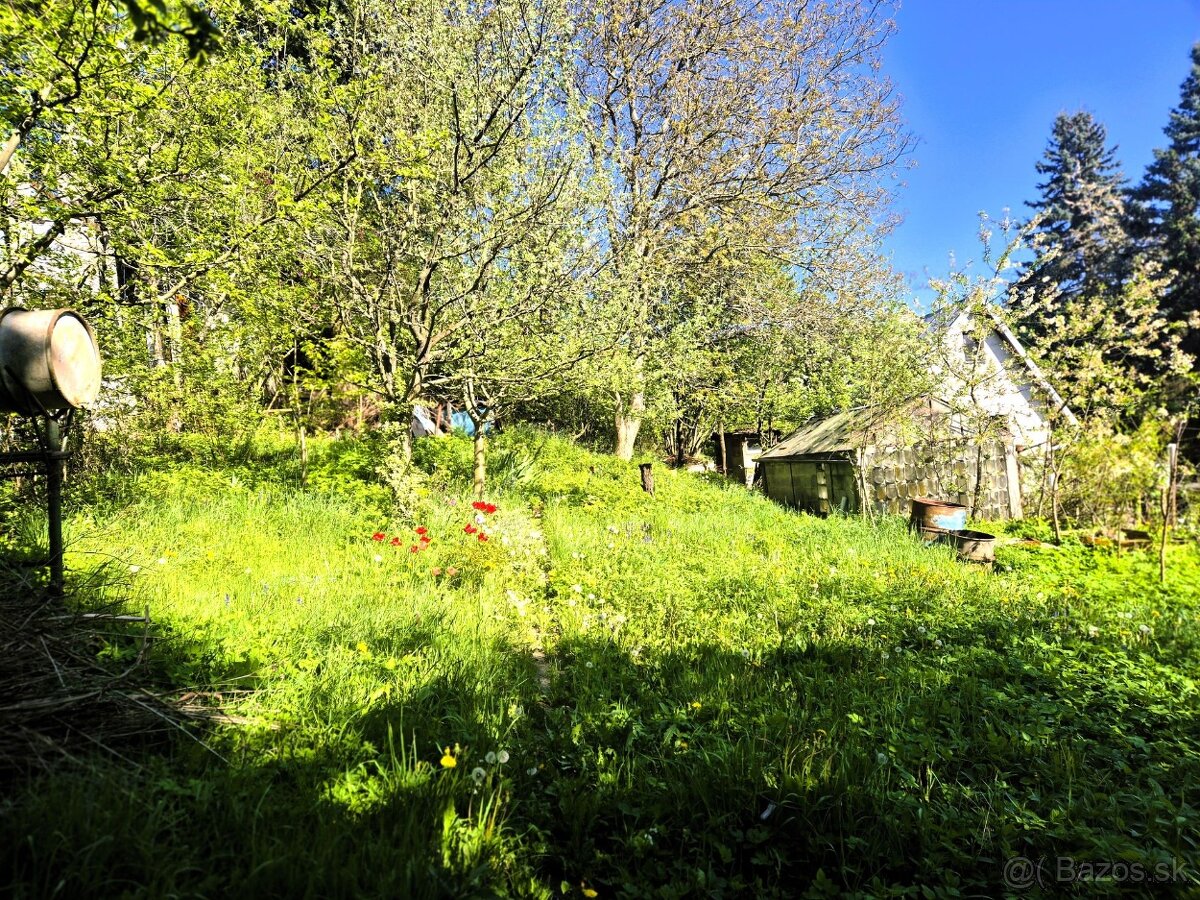 Predaj// záhrada nad kúpaliskom Handlová// 501 m²