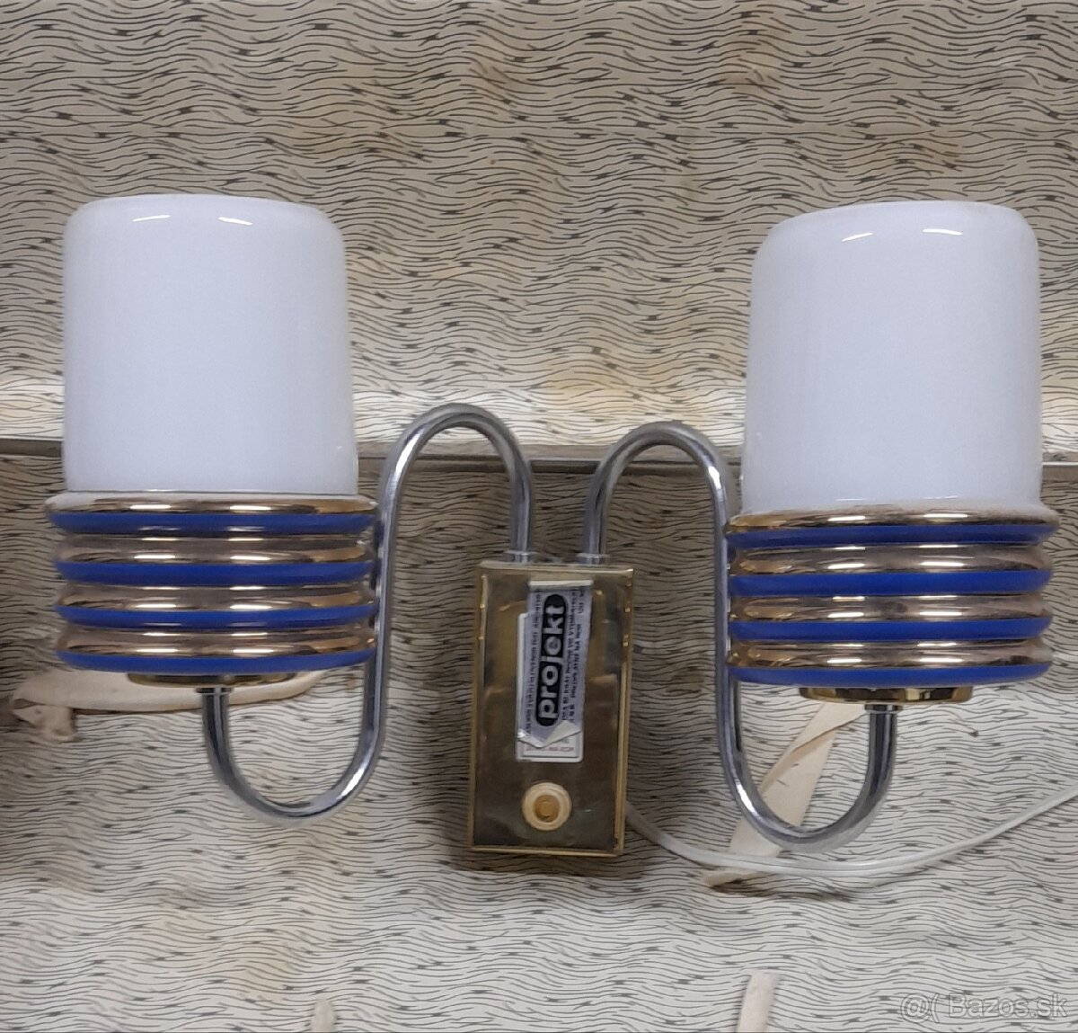 Predám starožitnú nástennú lampu