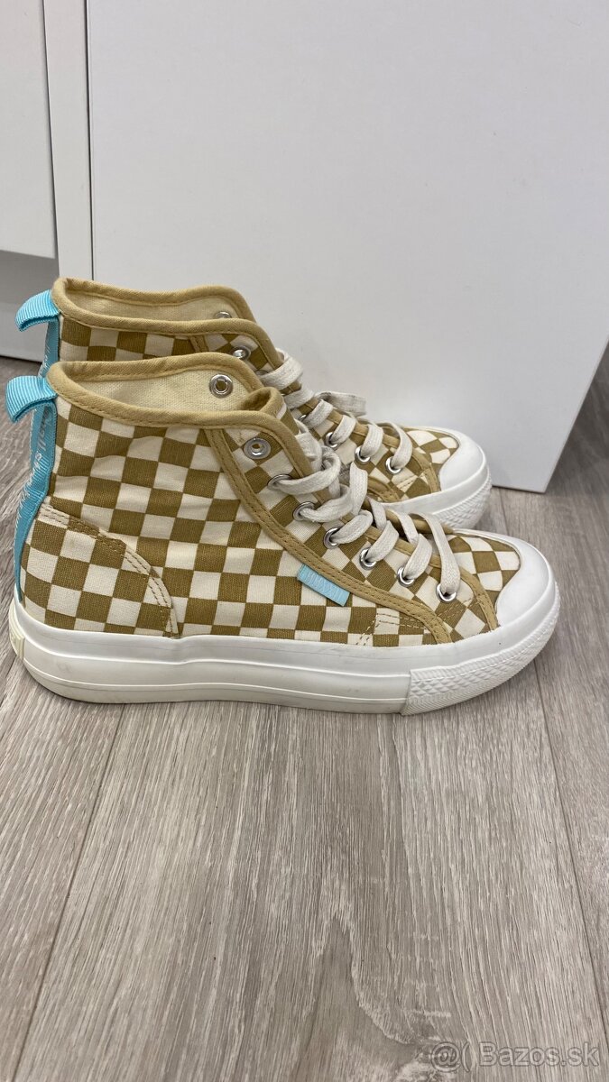 Predam tenisky vel. 37 top stav