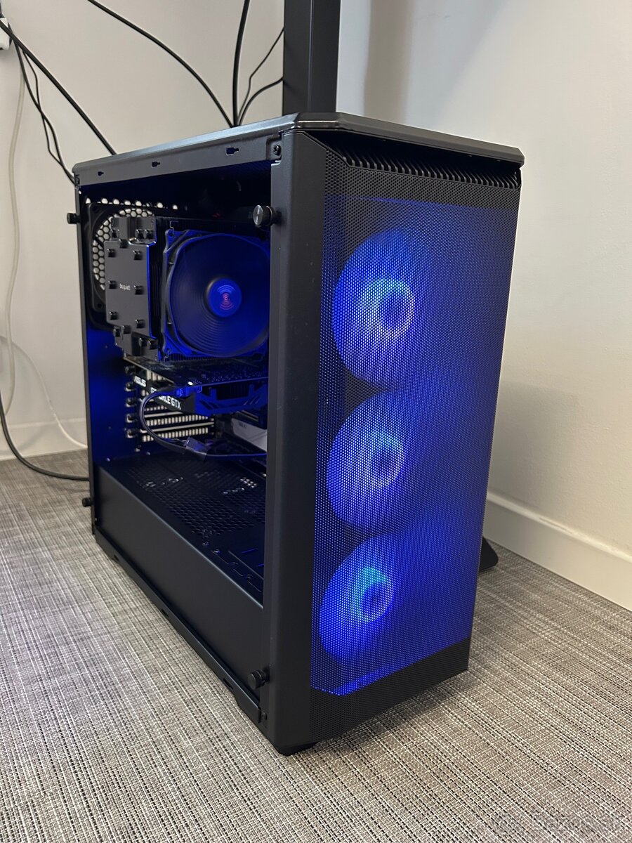Herne PC bez grafiky / i7-9700K / Z390 / Phanteks case