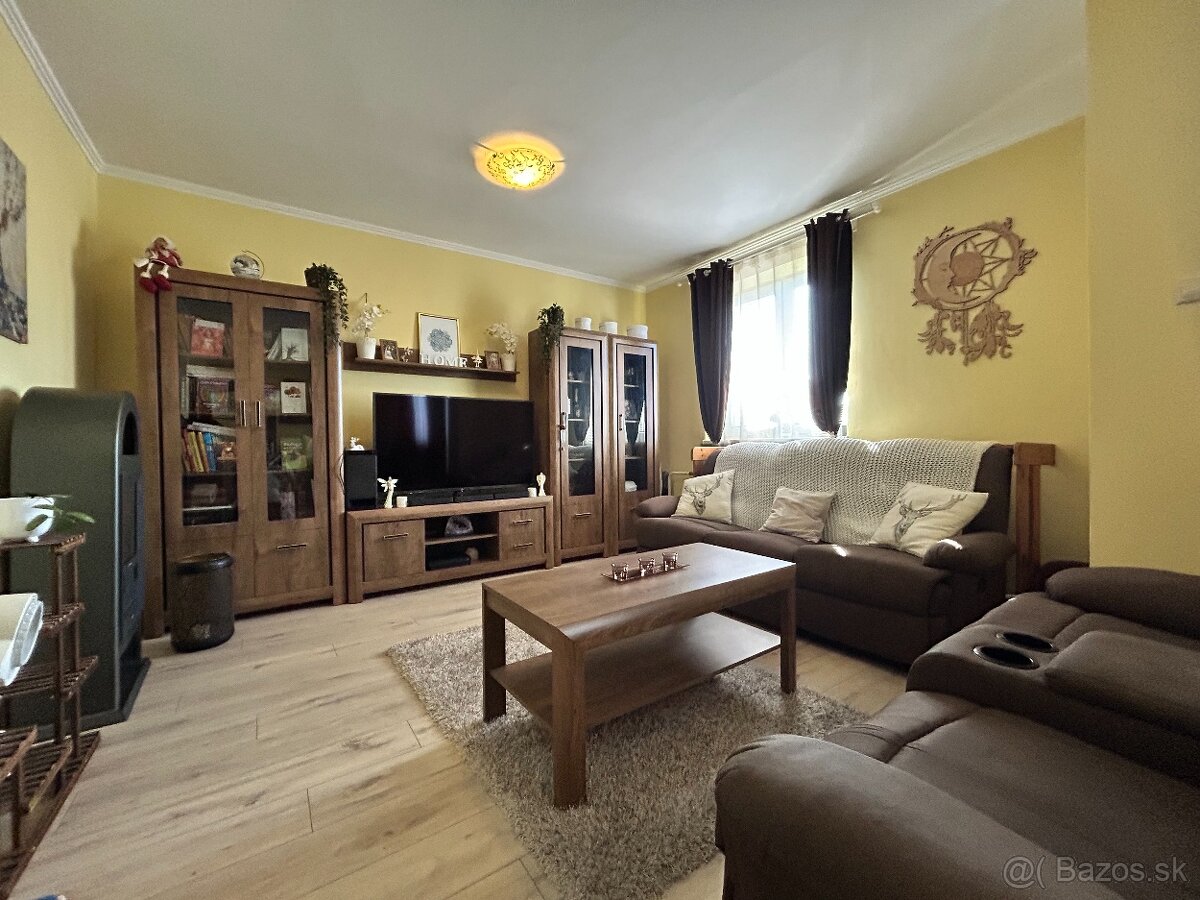 Dolný Bar- Rodinný dom 300m2 s pozemkom 1646m2